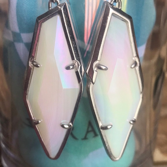 😍Kendra Scott Earrings 🥰 - Picture 5 of 6